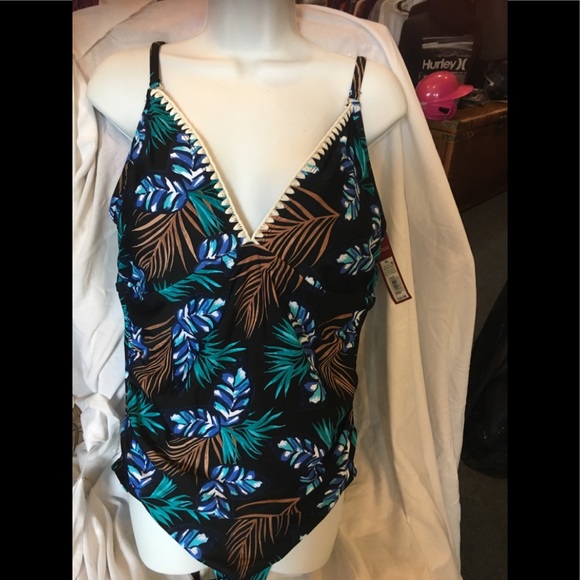 Merona Other - Merona swimsuit XL  🏊‍♂️💦 New with Tags